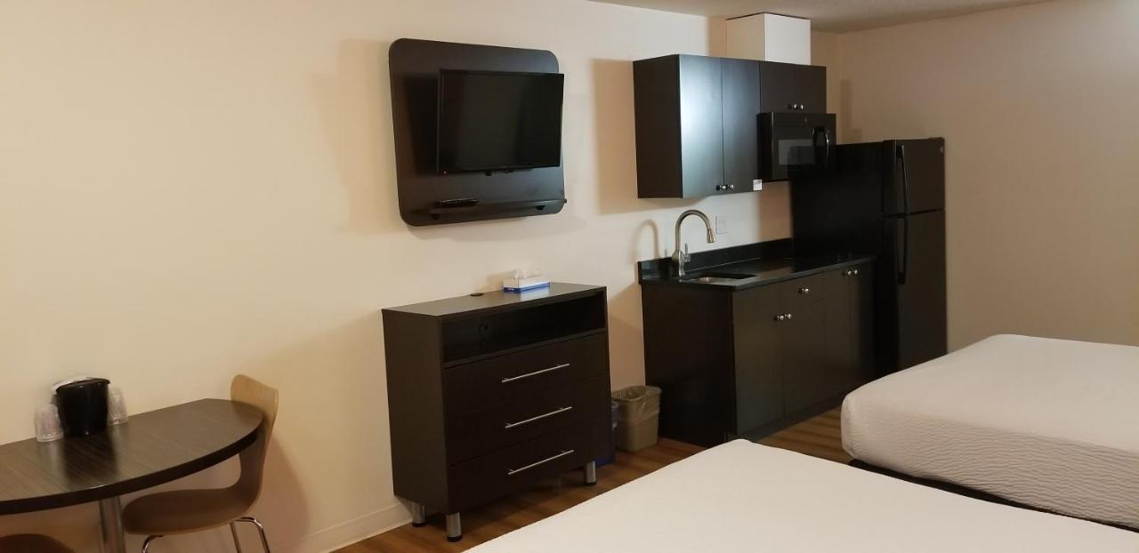 Joys Inn Innisfail, Ab 외부 사진