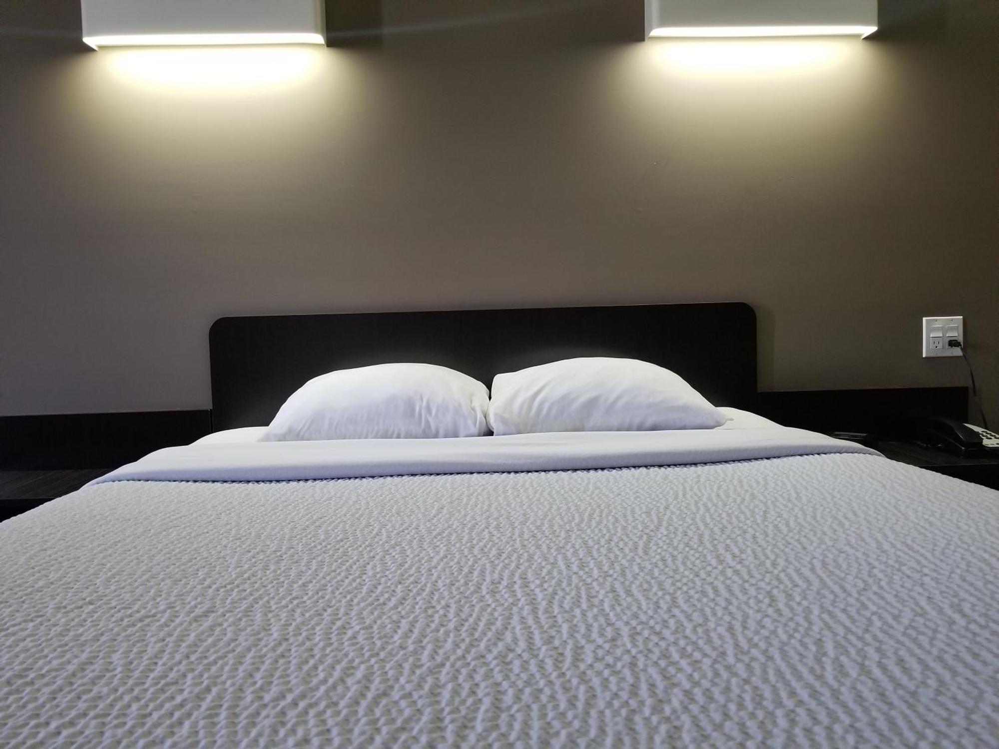 Joys Inn Innisfail, Ab 외부 사진