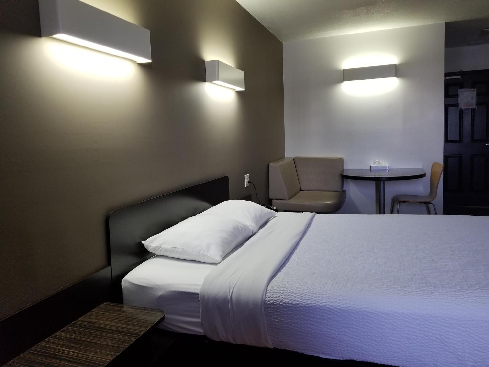 Joys Inn Innisfail, Ab 외부 사진