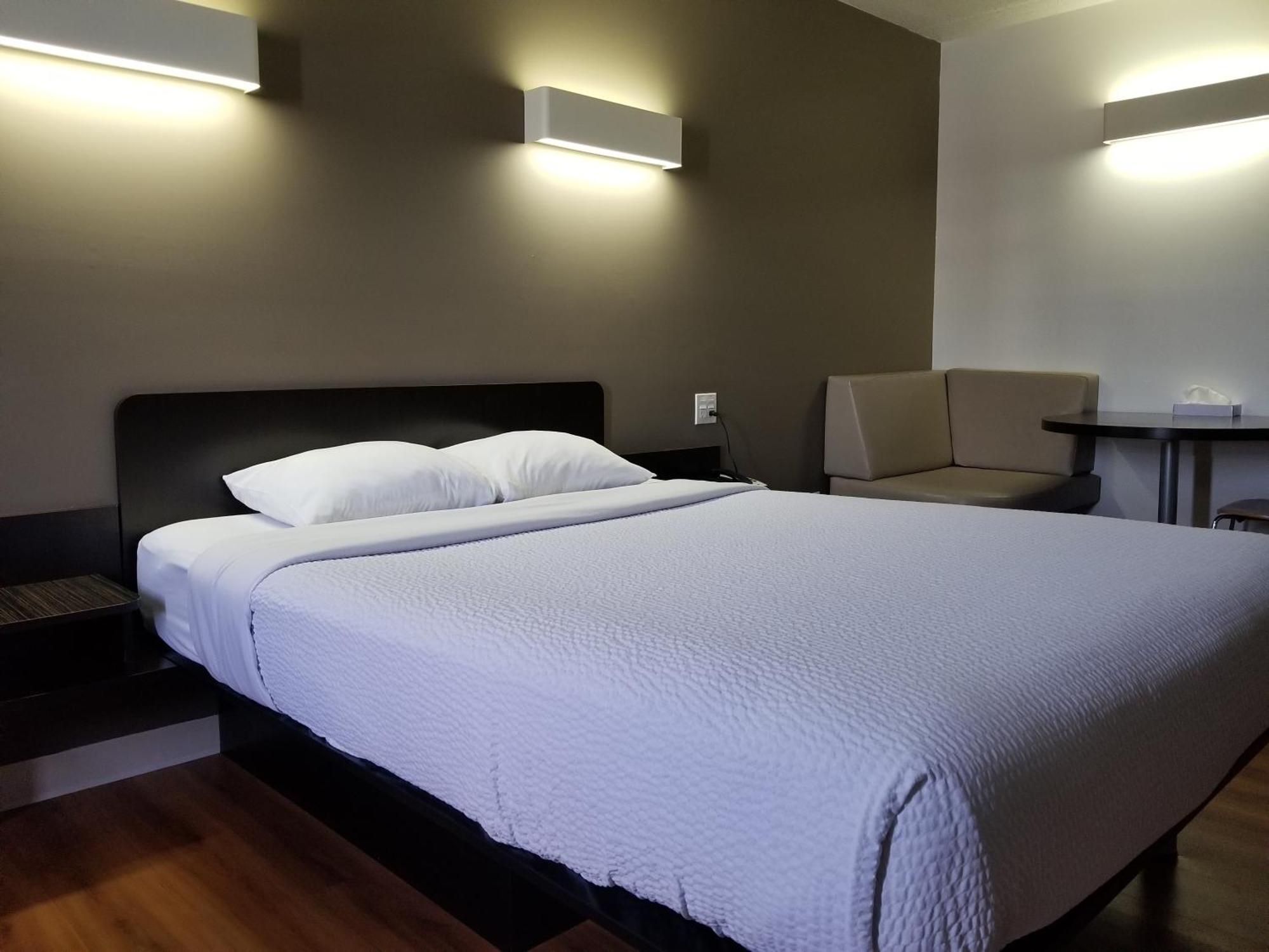 Joys Inn Innisfail, Ab 외부 사진