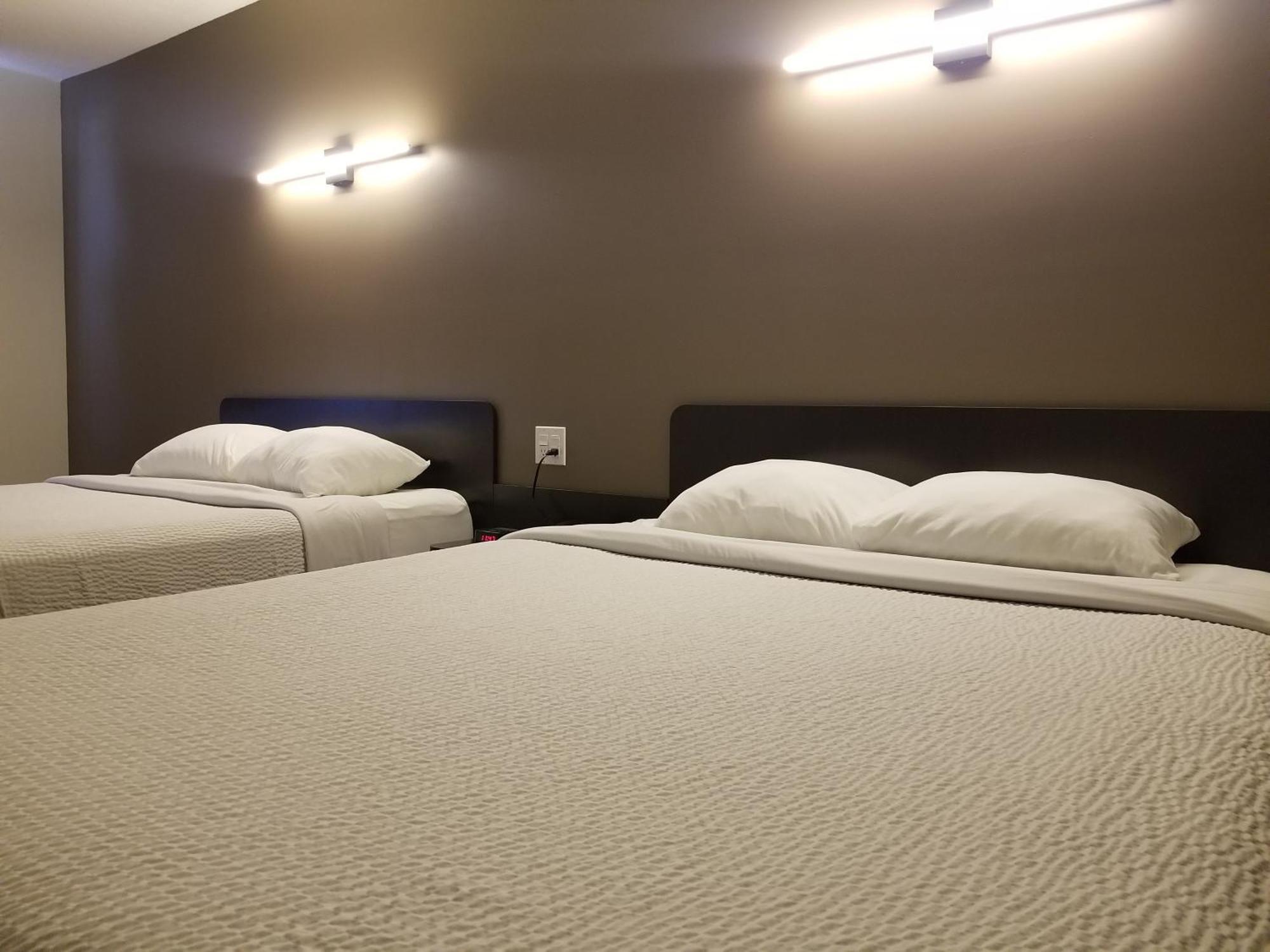 Joys Inn Innisfail, Ab 외부 사진