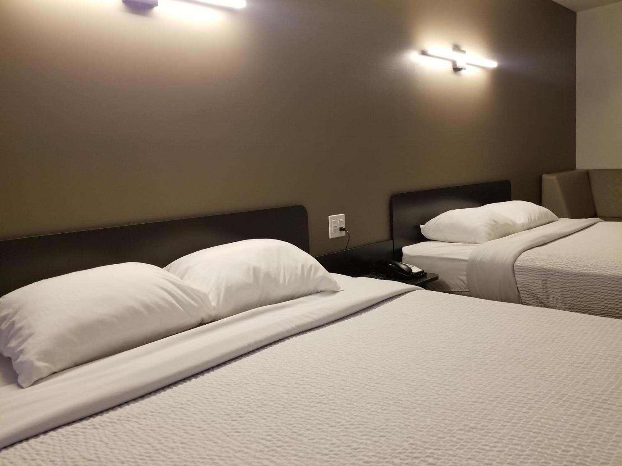 Joys Inn Innisfail, Ab 외부 사진