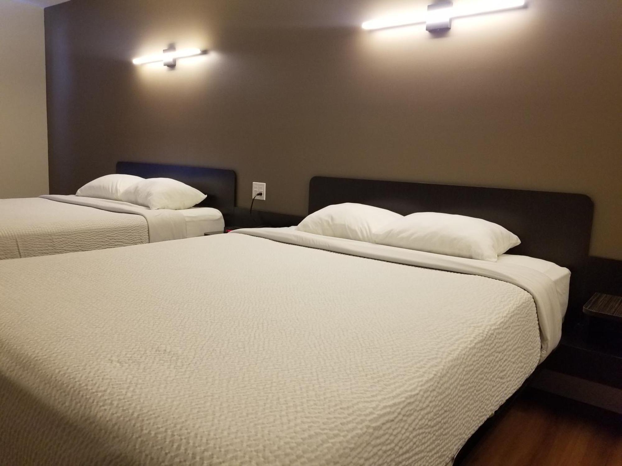 Joys Inn Innisfail, Ab 외부 사진