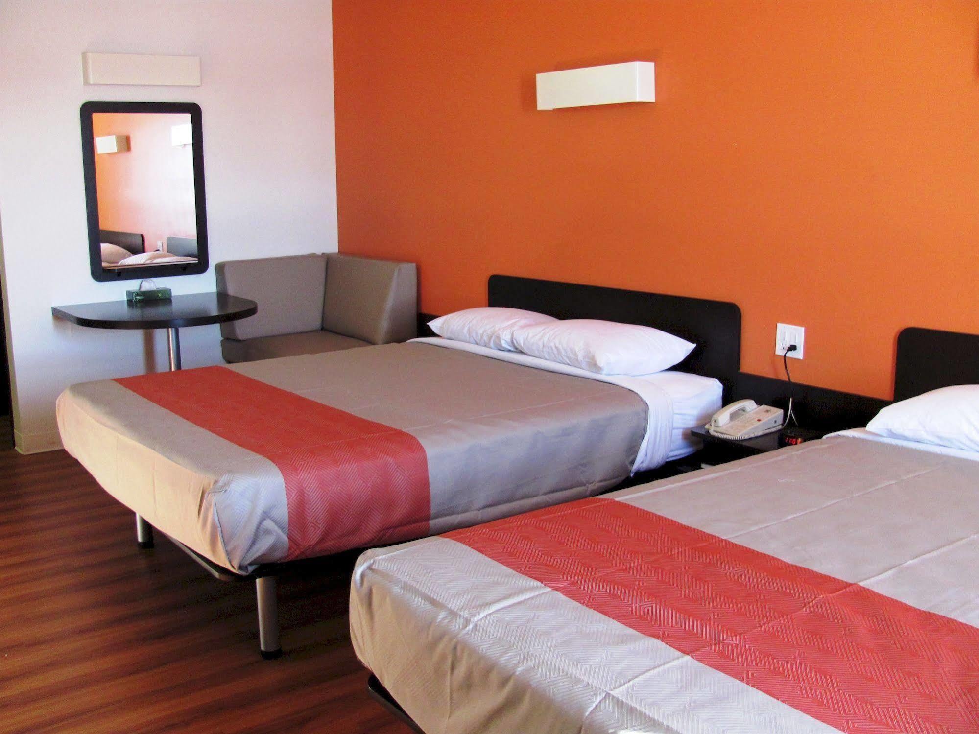 Joys Inn Innisfail, Ab 외부 사진